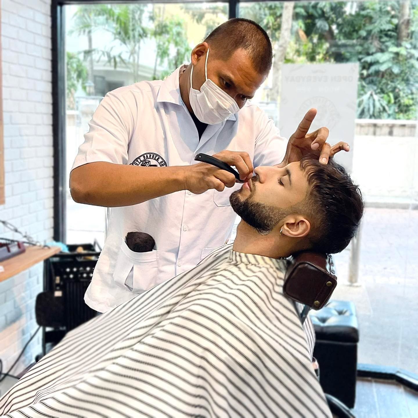 Sharp Linez & Razor Detail